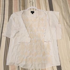 Ruffled sleeve embroidered white top